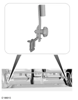 Einbau hinter den Vordersitzen