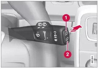 Wischen und Waschen der Heckscheibe